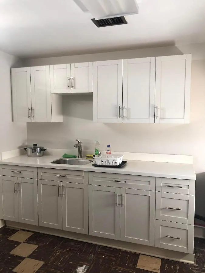 Cozy Guest Home Close To Downtown Vancouver Sights & Subway Station 0*,