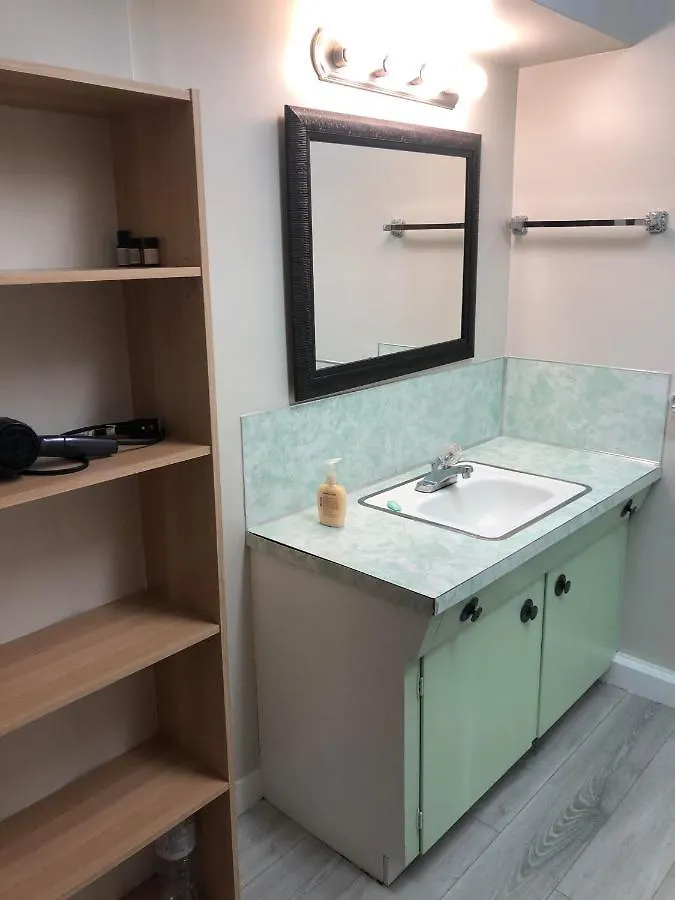 Cozy Guest Home Close To Downtown Vancouver Sights & Subway Station Canada